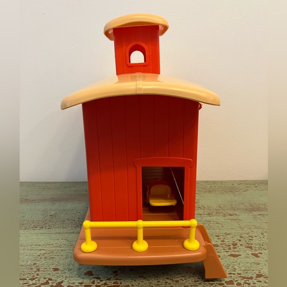 Vintage 1984 TOMY Get Along Gang Clubhouse Caboose Toy & Original Box - Picture 3 of 11